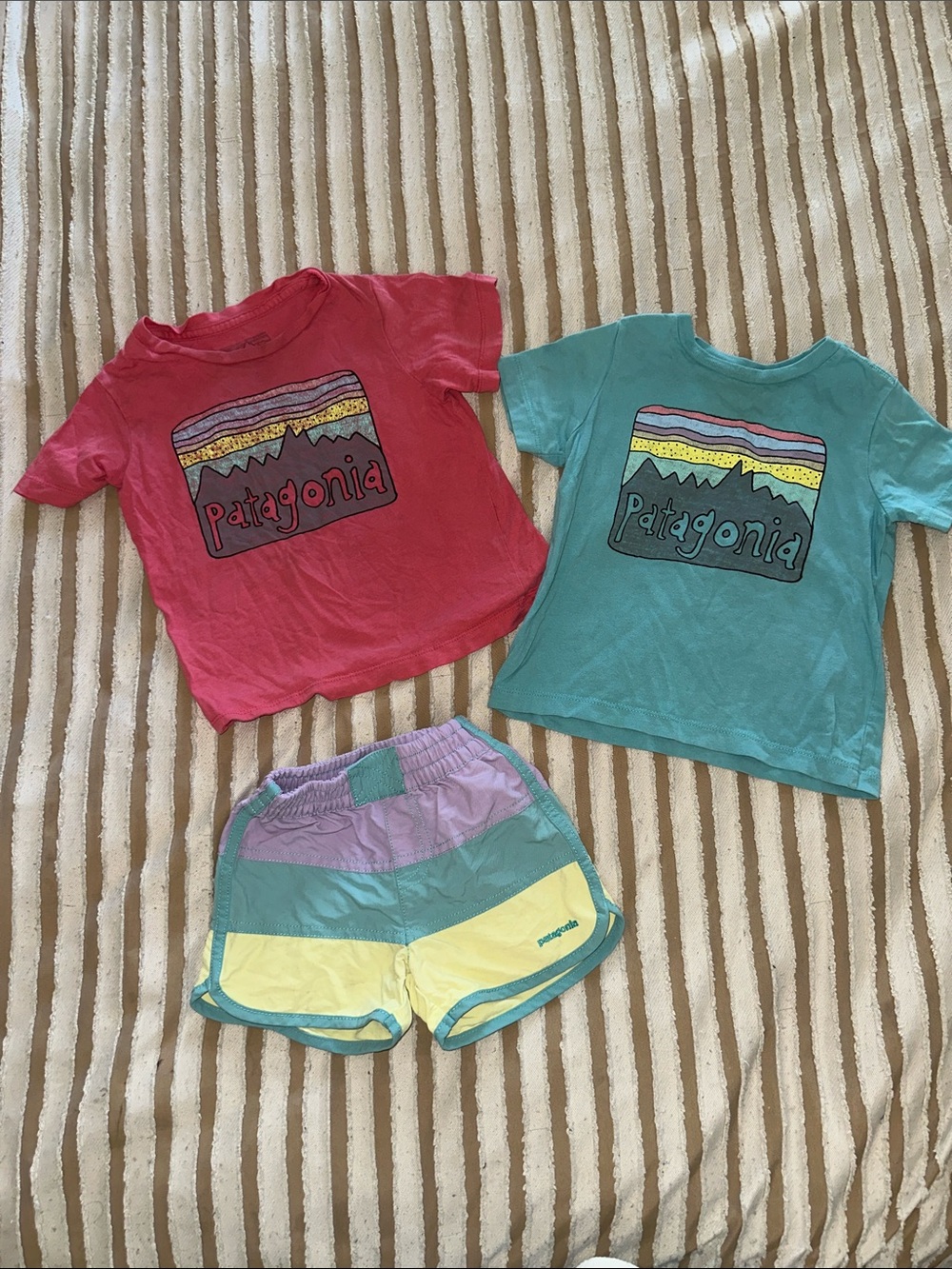 Patagonia Kids Short-Sleeve Logo Tees in Pink and Teal